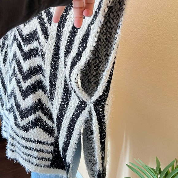 Modena hoodie, poncho, cardigan,cape ,sweater one size - Picture 12 of 12